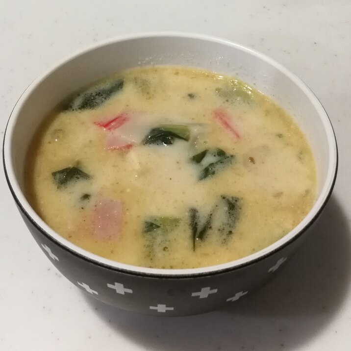 チンゲン菜と厚揚げのゴマ豆乳スープ
